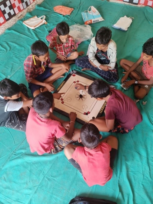 Beim gemeinsamen Spielen, Indien © Dibella